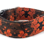 Collar Abstract Red - Detail of the pattern