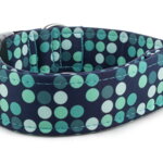 Collar Cyan Dots - Detail of the pattern